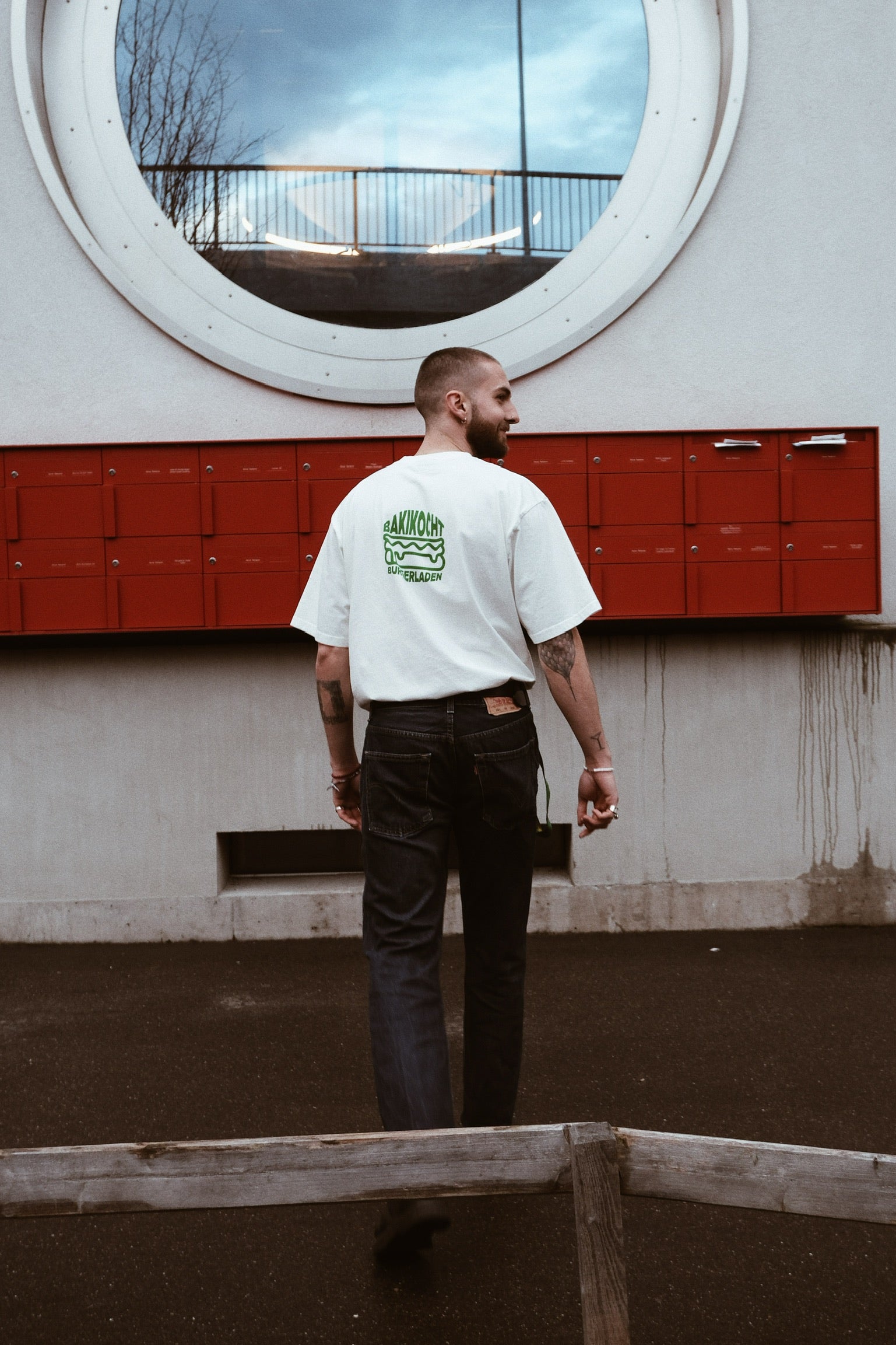 T-SHIRT PEÓN x BAKIKOCHT